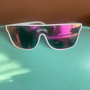 NWOT Malibu sun glasses and hat & Fanny pak